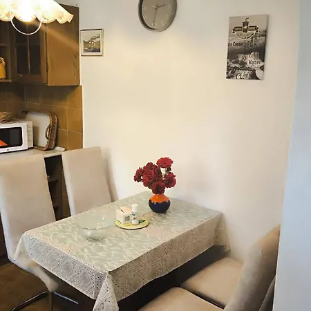 Pelikan Apartman, 60 Meter